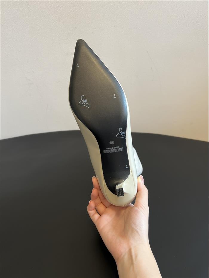 20251128172612646 380